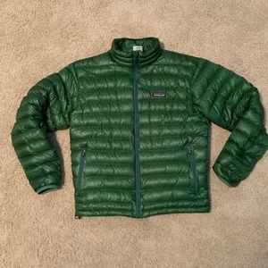 Men’s Patagonia puffer/jacket size small. Hunter green.